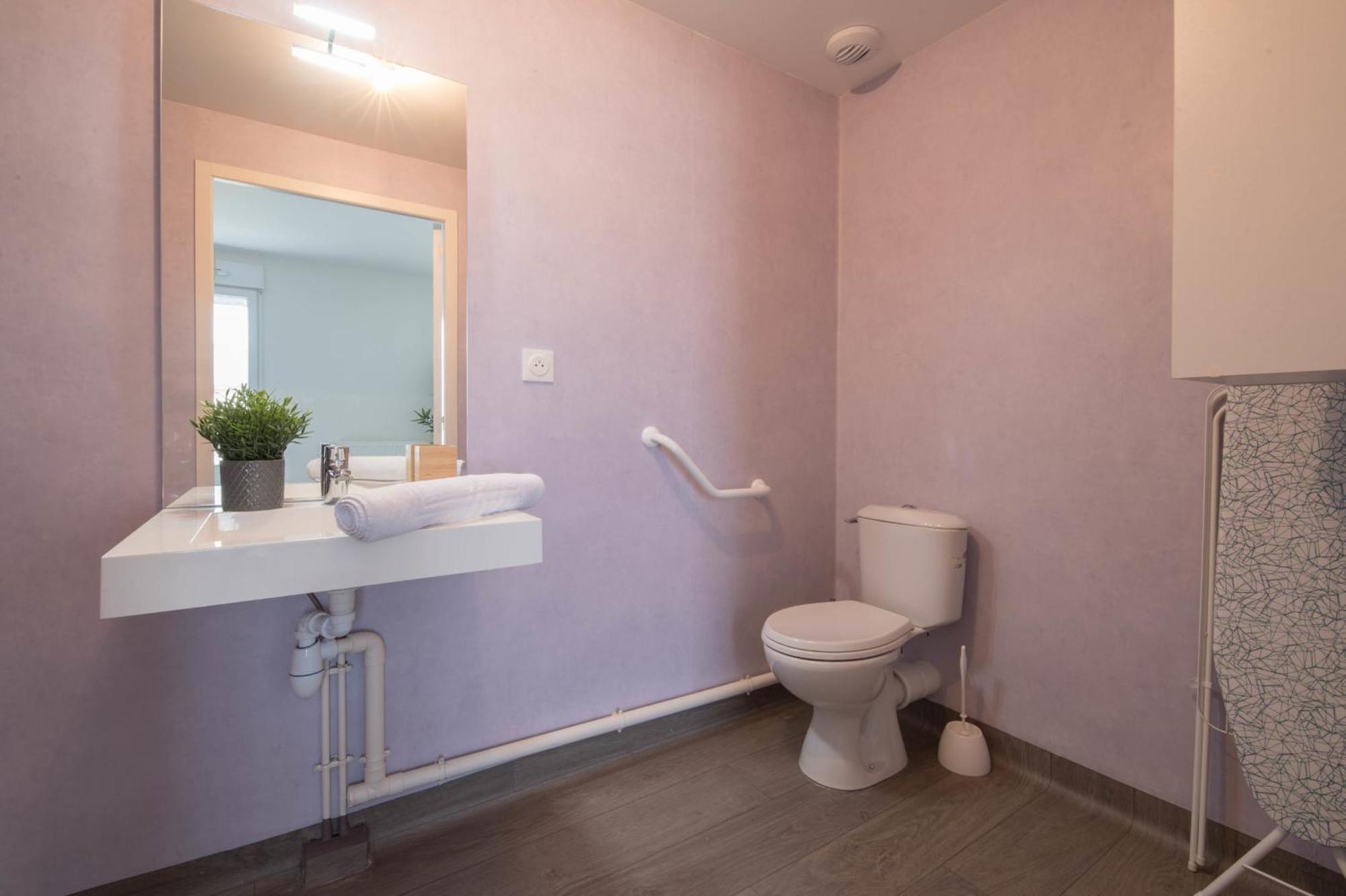Valerie- Studio Proche Gare Wifi Arrivee 2424 Le Mans Ngoại thất bức ảnh